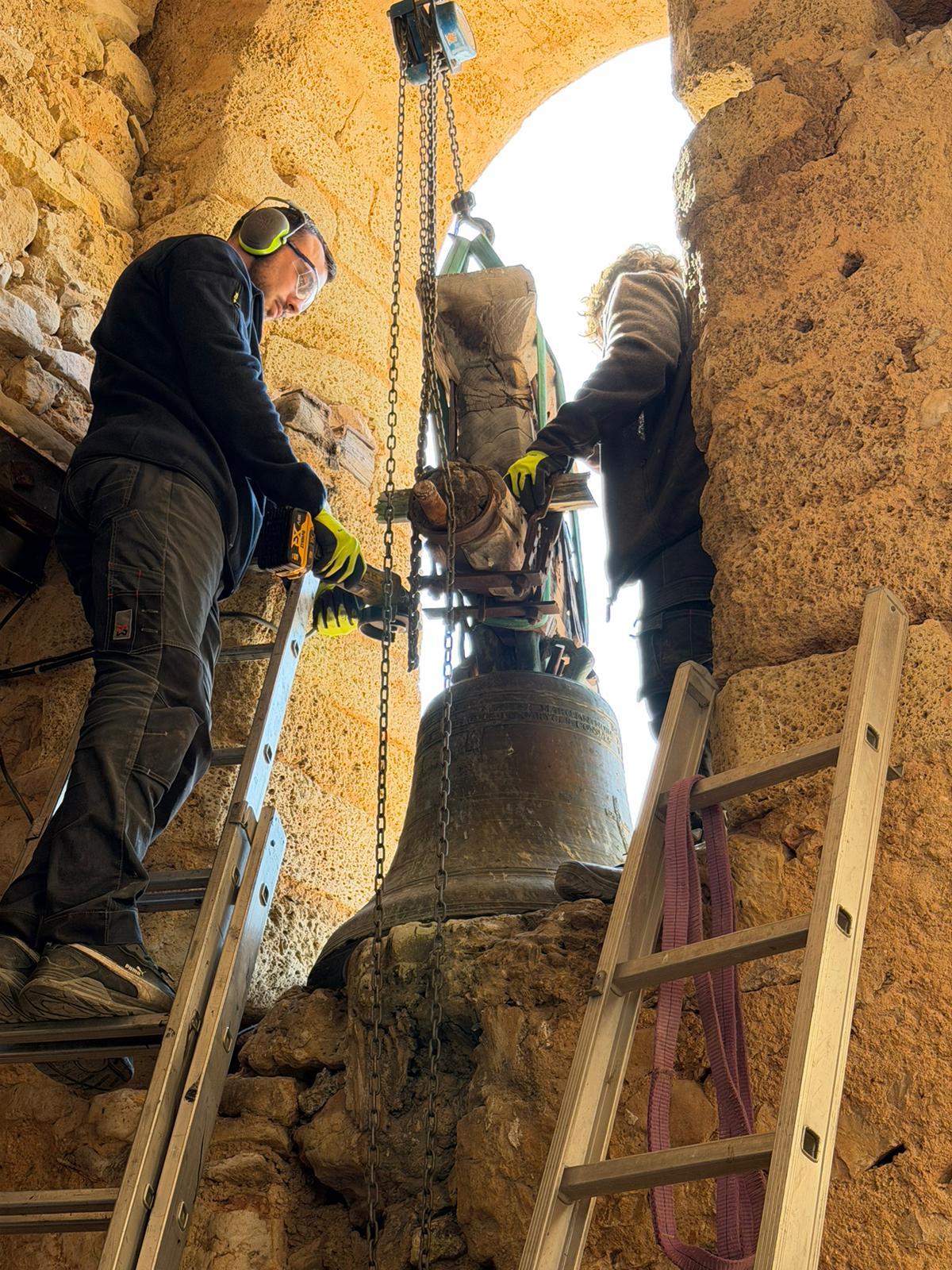 Restauration d'une cloche d'édifice